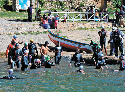 Antecedentes-nadadores-estrecho-Tiquina-anterior_LRZIMA20130511_0003_11