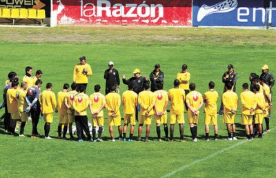 Atigrados-Plantel-Strongest-Achumani-Universitario_LRZIMA20140327_0018_11