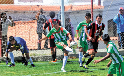 Balompie-Petrolero-Primera-Calacoto-UnionMaestranza_LRZIMA20130924_0007_11