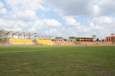 Cesped-estadio-UAP_LRZIMA20140911_0067_11