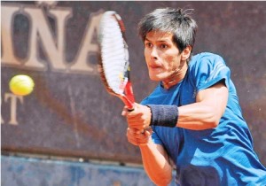 COCHABAMBA-15-09-12- Juan Pablo Amado, de nacionalidad argentina, obtuvo este sábado el título del torneo internacional Futures, rama masculina, con una victoria sobre el tenista boliviano Federico Zeballos en la cancha principal del Club de Tenis Cochabamba.