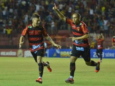 Felipe-Azevedo-Sport-Recife-Nautico_LRZIMA20130827_0040_11