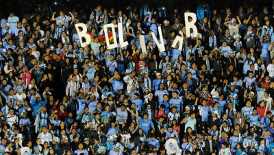 Hinchada-Club-Bolivar-Miguel-Carrasco_LRZIMA20140409_0168_4