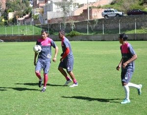 La Paz F.C. entrena para enfrentar a Bolivar