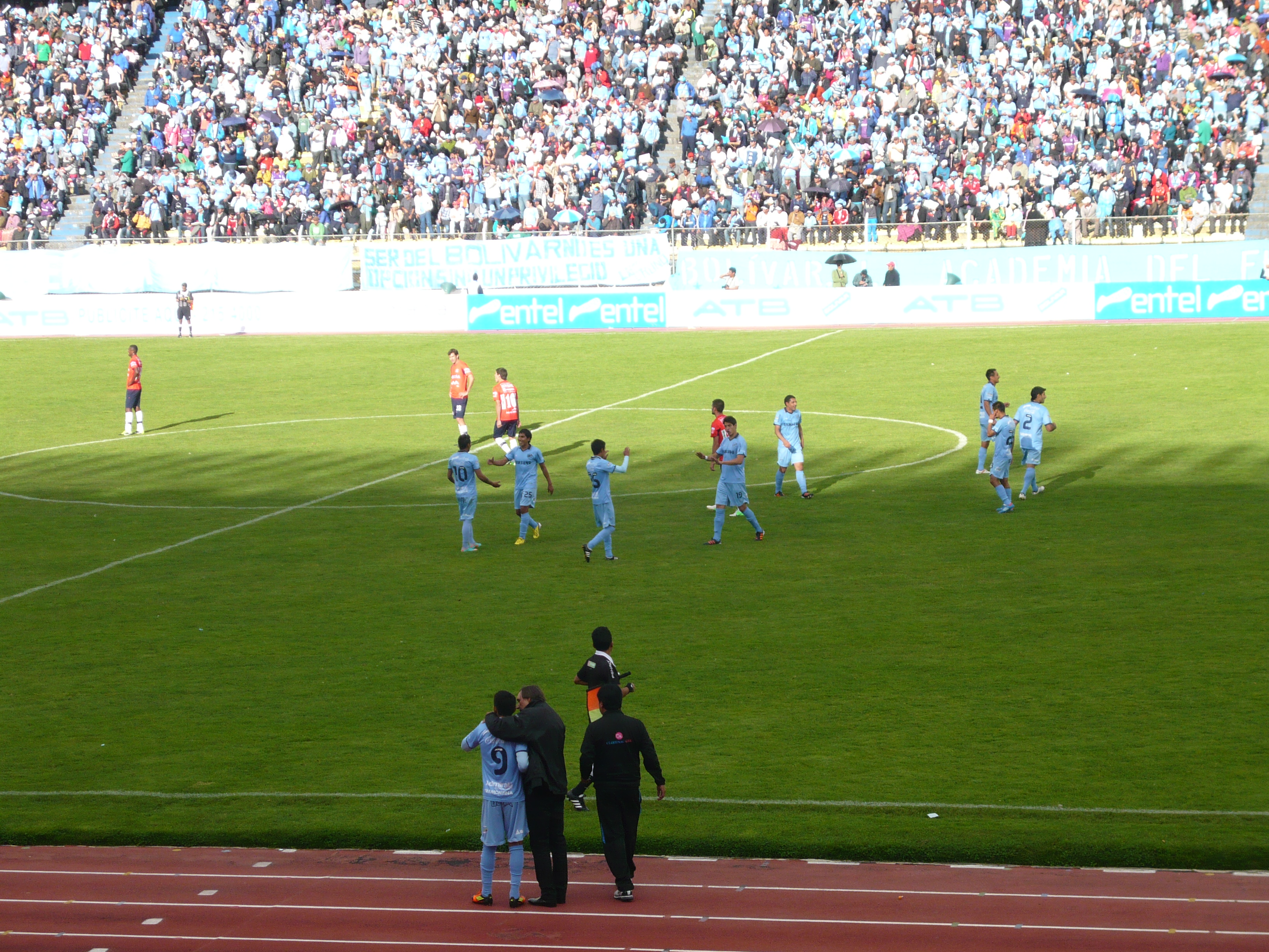 Festejo del segundo gol de Bolívar