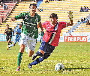 Petrolero-Chispas-arquero-Quinonez-desviado_LRZIMA20120729_0005_11