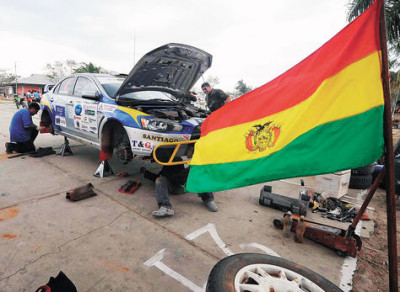 Reparacion-mecanicos-Eduardo-Teran-carrera_LRZIMA20130809_0137_11