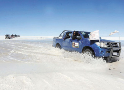 Salar-vehiculo-caravana-Ruta-Dakar_LRZIMA20131226_0076_11