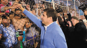 Saludo-Marcelo-Claure-Hernando-Siles_LRZIMA20121229_0010_3