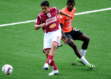 Saucedo-Saprissa-ARCHIVO-ALONSO-TENORIO_LNCIMA20140225_0056_13