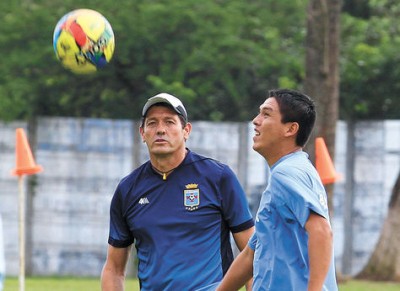 Tecnico-Mauricio-Soria-entrenamiento-Blooming_LRZIMA20140409_0014_11