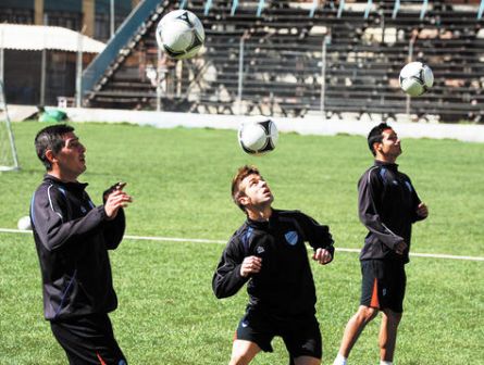 Trabajo-celestes-entrenan-estadio-Tembladerani_LRZIMA20130910_0079_11