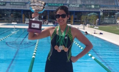 Foto: Carolina Urquiola, nadadora paceña, una de las ganadoras de los distintos eventos