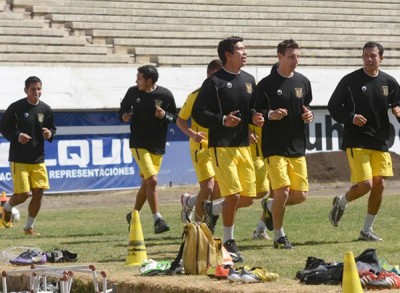 Jugadores en etapa de calentamiento