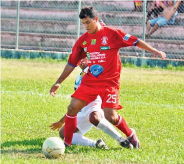 Montero 04-11-12 Guabira vencio a Oruro Royal por 5 tantos contra 1 en el estadio Gilberto Parada partido de la nacional B.