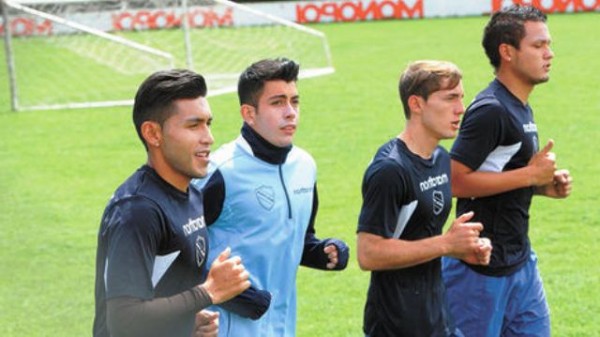 Jugadores-Taborga-Rodriguez-Suarez-Cardozo_LRZIMA20150304_0042_3