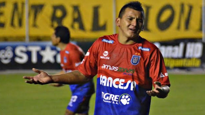 FOTOS: ALEJANDRO ALVAREZ / MARKA REGISTRADA En un partido parejo en la capital del país, Univers