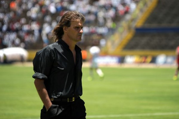 ECUADOR, Quito (28-09-2015).- Nacional vs Liga de Quito, en la foto Ruben Insua. FOTOS API / JUAN RUIZ.