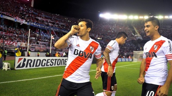 river_festeja_mora_crop1429144221841.jpg_2138054738